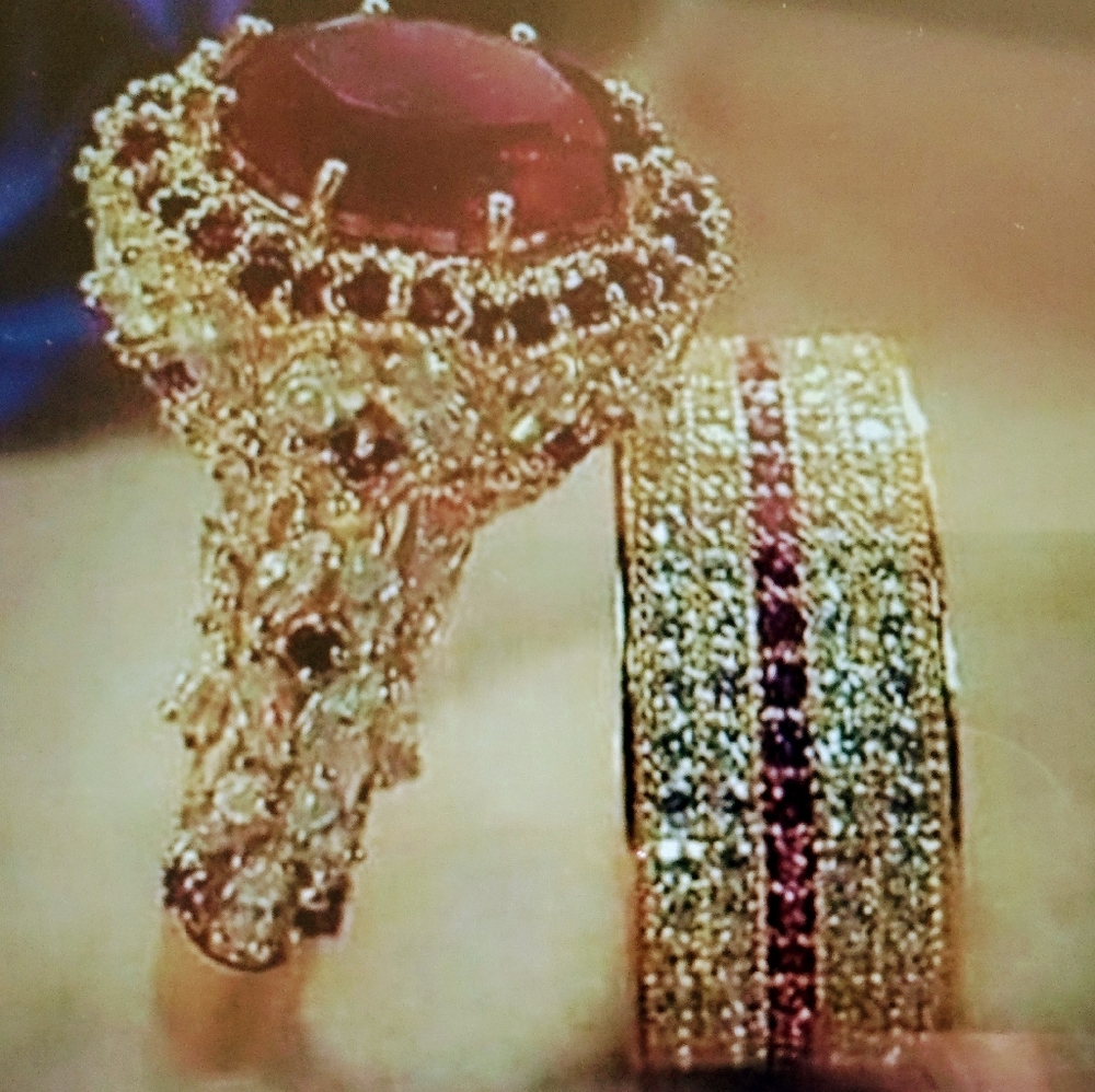 2rings 18kt YG plated w Red&white saphires 8x6mm